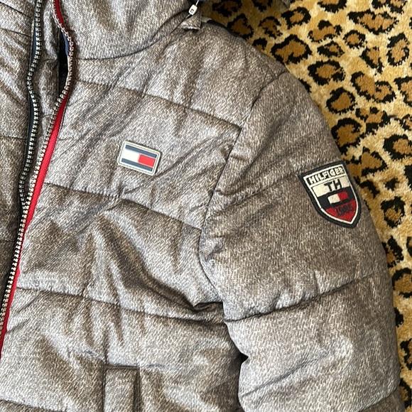 Tommy Hilfiger puffer - Picture 2 of 6